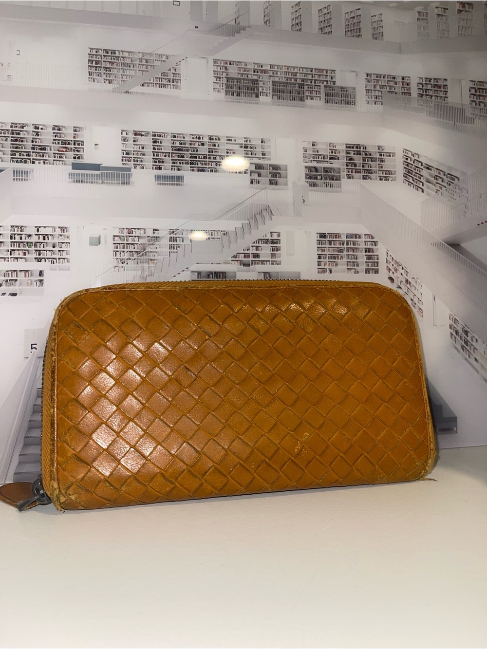 Authentic Bottega Veneta Intrecciato zip-around wallet Caramel/cognac Color